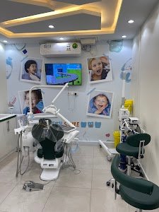 عيادات استبرق التخصصية(عدسات الأسنان -تقويم الأسنان-طب أسنان الأطفال وذوي الإحتياجات الخاصة -الزراعة -علاج الجذور والعصب) place picture